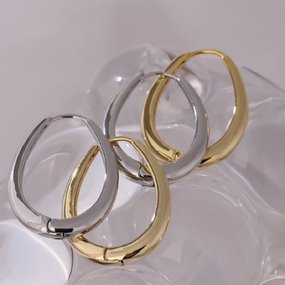 🤍Sterling silver oval hoops earrings - Picture 2 of 6